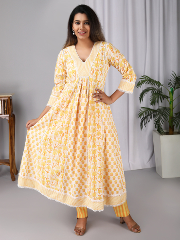 Off white Yellow Hand Block Printed V-Neck, Yoke Front Gather Kurta