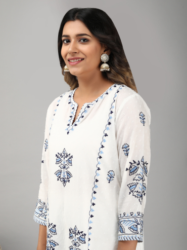 Off-White Cotton Dobby Kurta with Round Neck & Blue Aari Embroidery