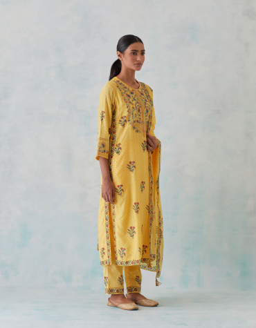 Yellow Gota Embroidered, Round Neck Front Placket Chanderi Kurta