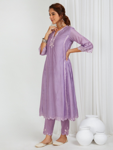 Lilac Embroidered Round Neck Chanderi Kurta