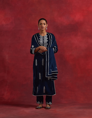 Navy Blue Velvet Gota Embroidered Kurta