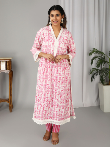 Off-White Pink Hand Block Printed V-Neck Kurta, Pant & Dupatta Set of 3