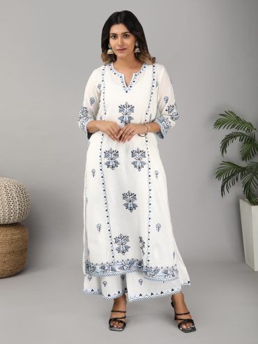 Off-White Cotton Dobby Kurta with Round Neck & Blue Aari Embroidery