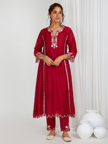 Red Embroidered Round Neck Chanderi Kurta with Pant- Set of 2